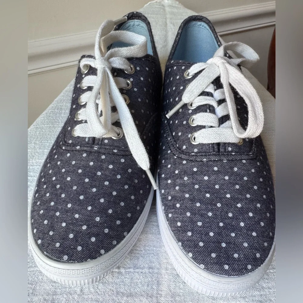 American Eagle Outfitters Navy with White Polka Dots Canvas Sneakers size 7